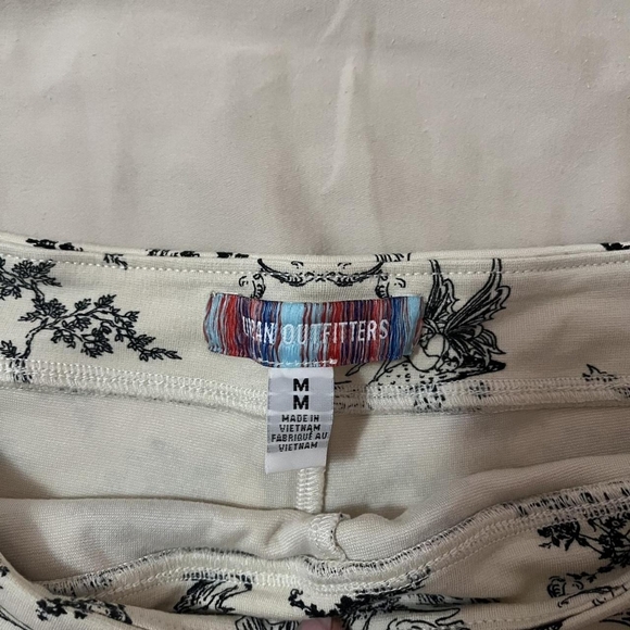 Urban Outfitters Women's Cream Skirt - Picture 4 of 4